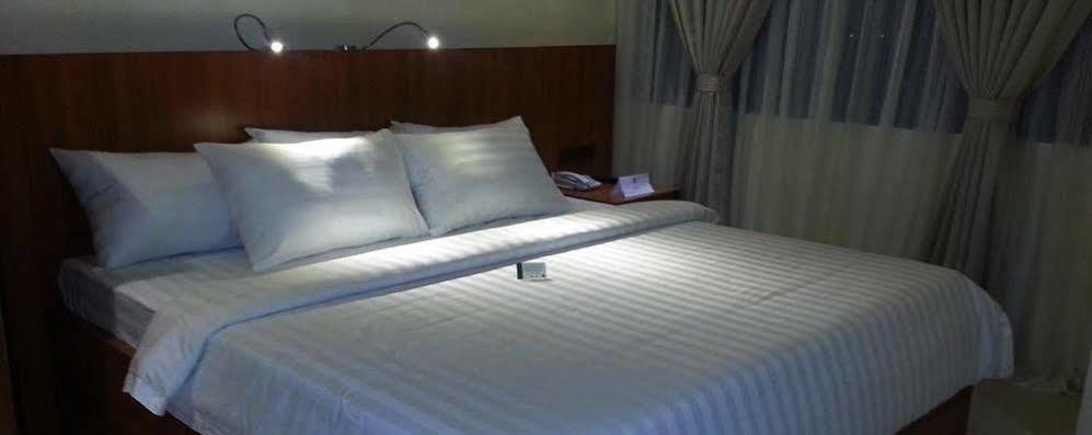 Parkway Hotel Surigao Exterior photo